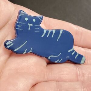 **Final Sale** Blue kitty brooch